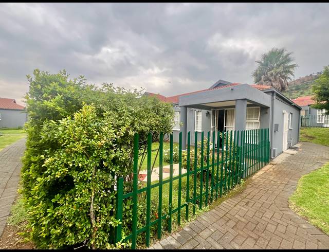 3 BEDROOM SIMPLEX FOR SALE IN LINMEYER